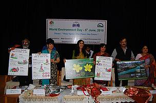 Chief guest, Sarogini Ganju Thakur launching the SWSH posters in Himachal Pradesh.
© WWF-India
© WWF-India